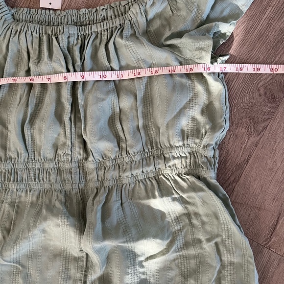 NWT Sage green off-shoulder peplum top - Picture 6 of 6